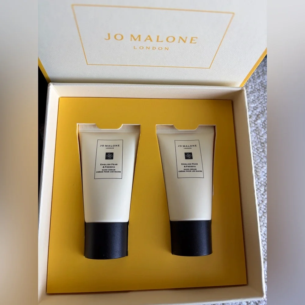 Jo Malone Hand Cream Gift Set plus free bonus samples - Picture 3 of 6